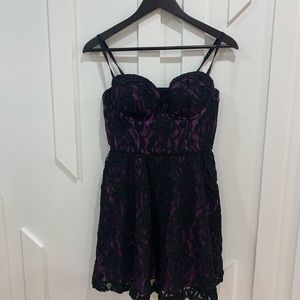 Mini/Short GUESS purple with black lace dress